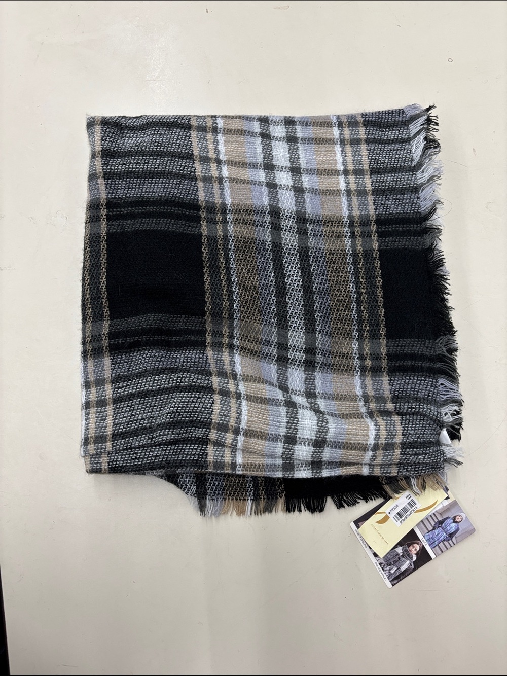 NWT Macy’s Plaid Fringe Throw Scarf in Black, Gray & Taupe